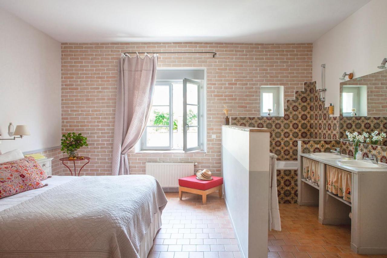 Domaine De Blanche Fleur Hotell Châteauneuf-de-Gadagne Exteriör bild