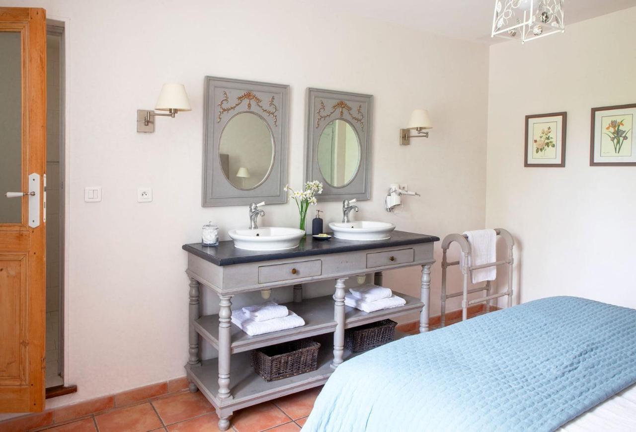Domaine De Blanche Fleur Hotell Châteauneuf-de-Gadagne Exteriör bild